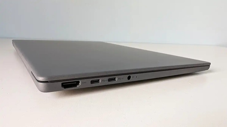 Đặt hai cổng USB-C một bên thực sự tạo ra điều bất tiện cho người dùng.