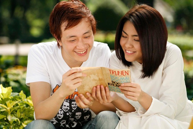 Trúc (Tăng Thanh Hà) và Bảo Nam (Lương Mạnh Hải) cũng phải bất ngờ với hình ảnh của mình thời nổi đình đám.