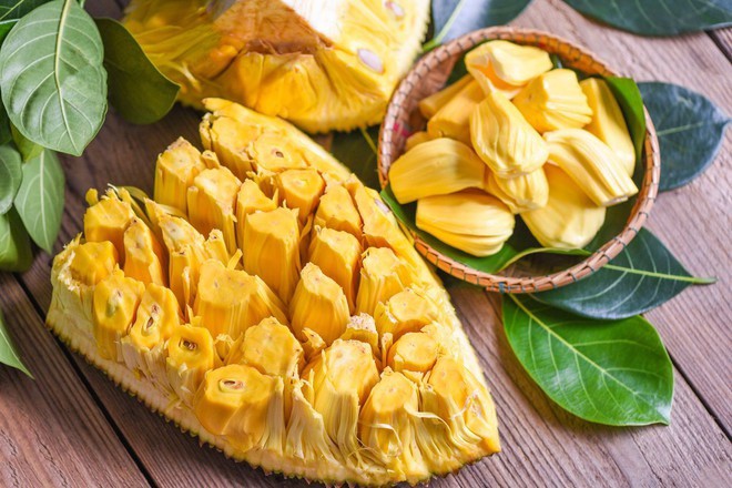 Mít, vải là một trong những loại trái cây mùa hè được nhiều người yêu thích. Ảnh minh hoạ.