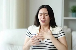 5 dấu hiệu quan trọng cảnh báo bệnh gan cần đi khám ngay