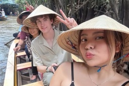 Người nước ngoài đổ xô theo trend  ' Vietnam is calling ' 