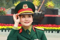 NSND Thu Quế mang quân hàm Đại tá đón niềm vui mới ở tuổi 56