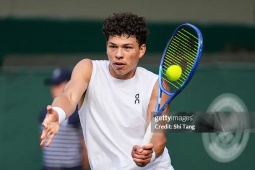 Rực lửa tennis Wimbledon ngày 8: Shelton ngược dòng, Swiatek  &  Andreeva thắng dễ
