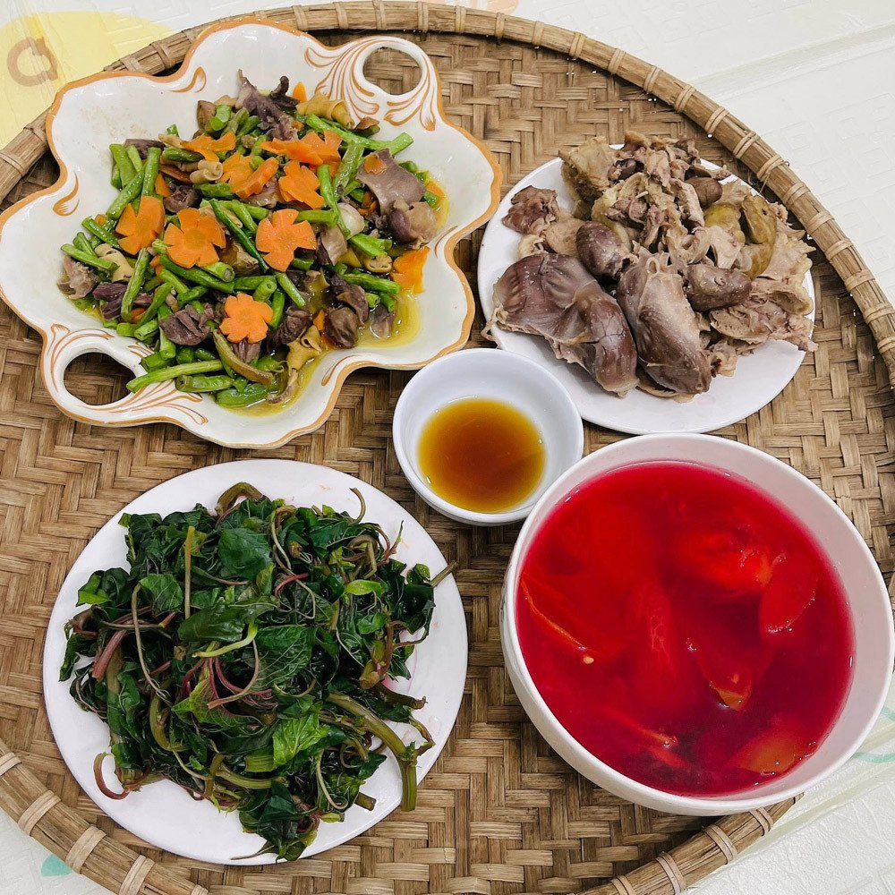 Những mâm cơm chồng nấu khiến Vui cảm nhận được niềm hạnh phúc vô bờ