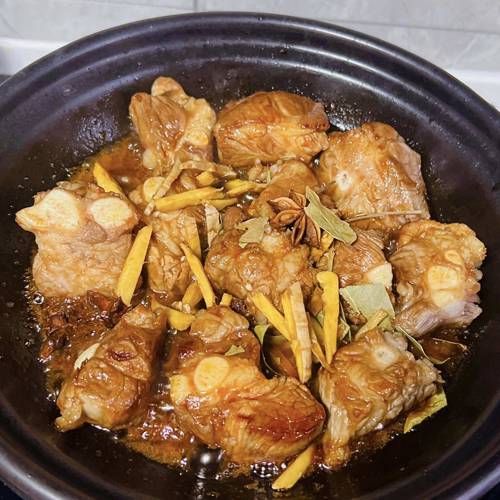 Không ngờ sườn kho với loại quả này ngon đến vậy, miếng cuối vẫn thòm thèm - 4