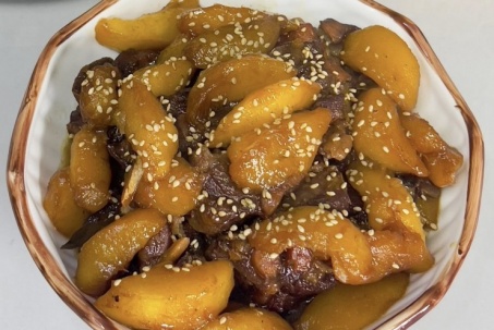 Không ngờ sườn kho với loại quả này ngon đến vậy, miếng cuối vẫn thòm...