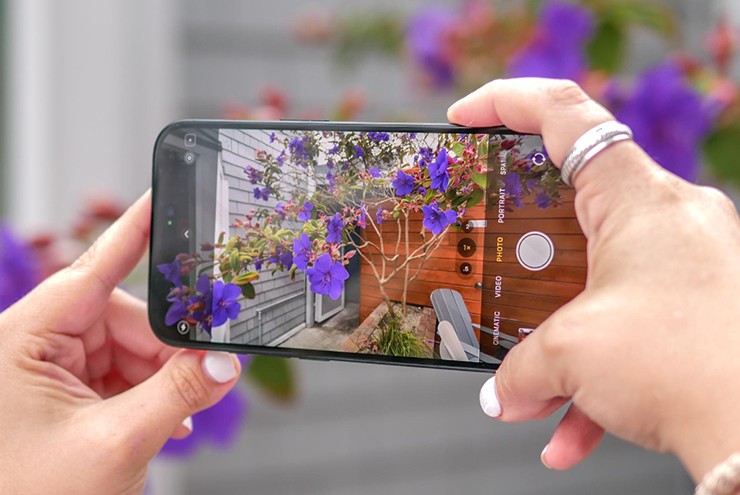 Camera của iPhone 16 tốt, nhưng không thể so sánh với Pro Max về khả năng chụp xa.