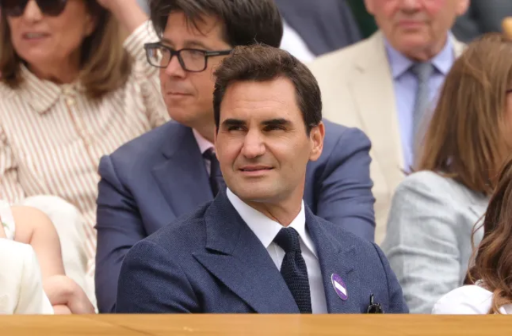 Federer có mặt trên khán đài xem trận đấu khiến Nole chơi có phần căng cứng ở set 1, vòng 4 Wimbledon 2025