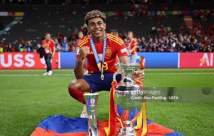 Lamine Yamal cùng ĐT&nbsp;Tây Ban Nha&nbsp;vô địch&nbsp;Euro 2024