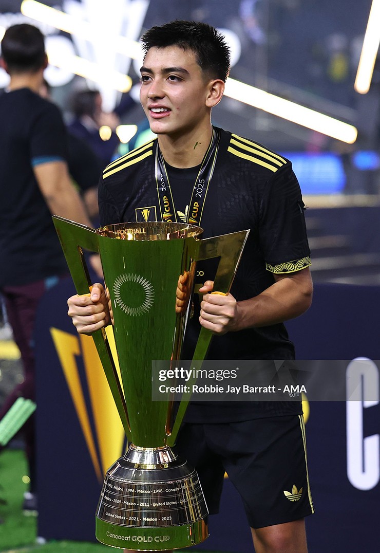 Gilberto Mora cùng ĐT Mexico vô địch&nbsp;Gold Cup CONCACAF
