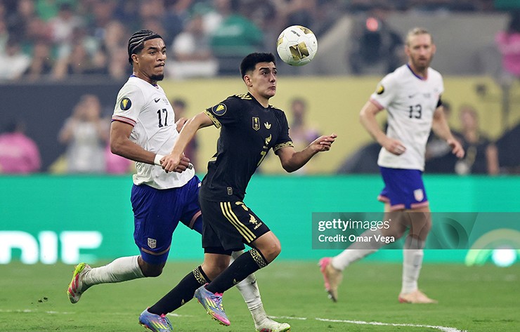 Gilberto Mora thi đấu nổi bật trước Mỹ