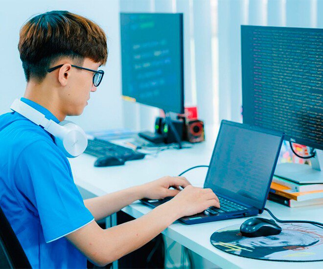 Ngành học "mũi nhọn" không sợ thất nghiệp, lương hơn 100 triệu đồng/tháng, điểm chuẩn luôn thuộc top cao - 1