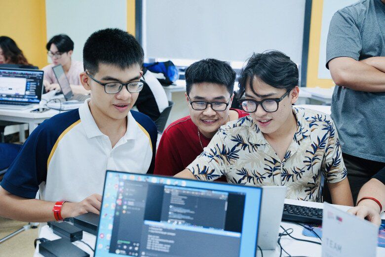 Ngành học "mũi nhọn" không sợ thất nghiệp, lương hơn 100 triệu đồng/tháng, điểm chuẩn luôn thuộc top cao - 3
