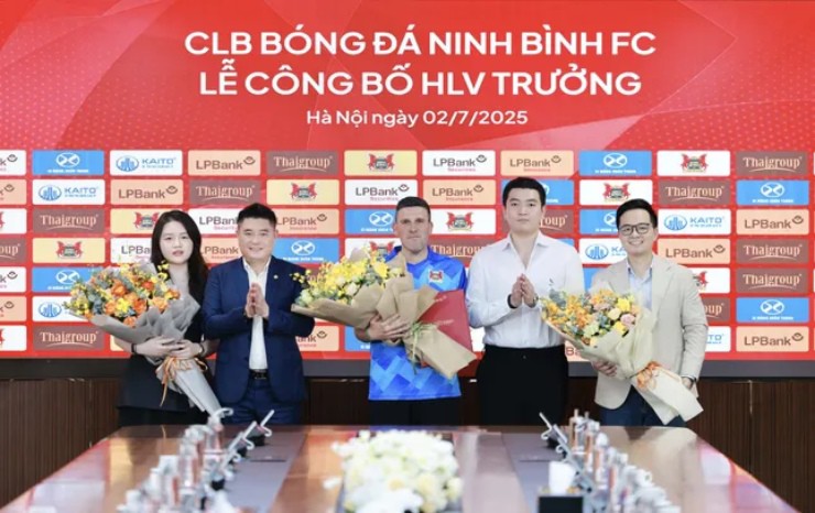 Sự kiện cũng chính thức ra mắt Ban lãnh đạo Ninh Bình FC mùa giải V.League 2025/26