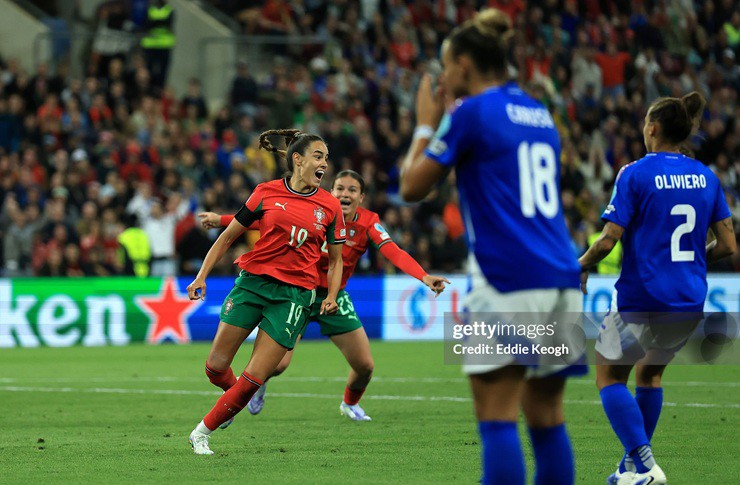 Bồ Đào Nha níu hy vọng đi tiếp sau khi cầm hòa Italia