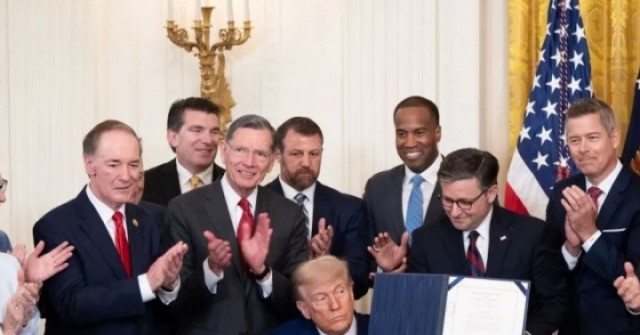 Ông Trump công bố thuế 25-40% lên 14 nước: Giá ...