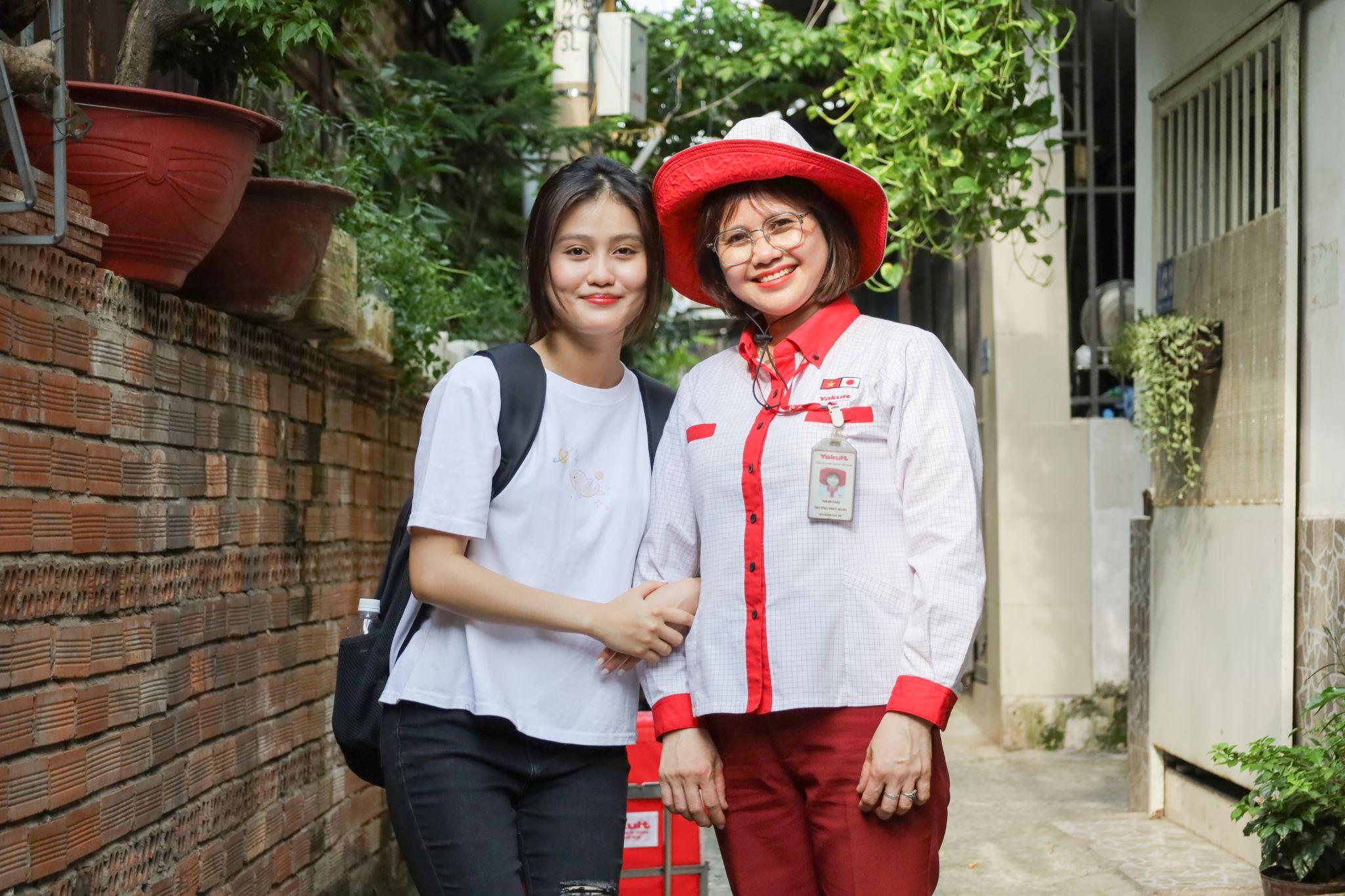 Yakult Lady Trương Thúy Hằng và con gái