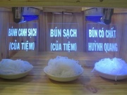 Thị trường - Tiêu dùng - Mẹo giúp bà nội trợ nhận biết bún sạch và bún có huỳnh quang, hàn the