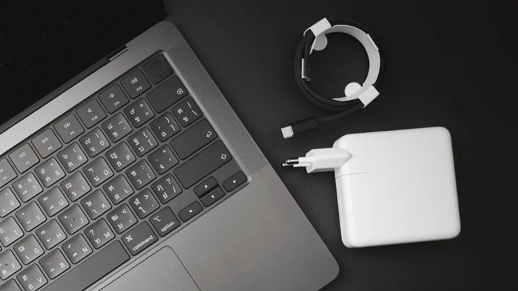Sạc MacBook có thể sạc pin cho iPhone?