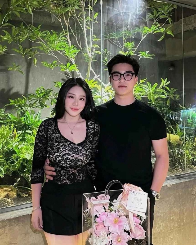 Trên trang cá nhân, Susie thường xuyên đăng ảnh chụp cùng bạn trai - Hoàng Anh Ninh.