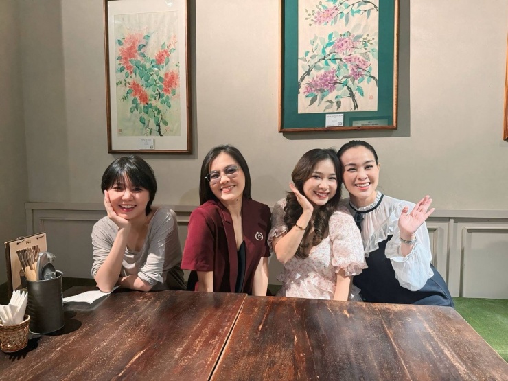 Nhóm Mắt Ngọc hội ngộ. Ảnh: FB Duy-uyen Nguyen
