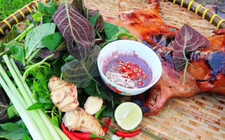 Loại lá xưa mọc ở bờ bụi nay thành đặc sản, chế biến thành nhiều món ngon - 7