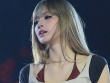 Lisa bị chỉ trích 'thiếu tế nhị' vì ném Labubu fan tặng
