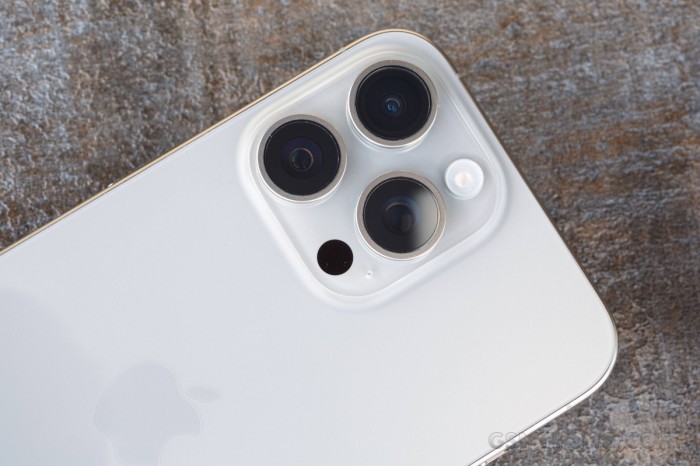 Một điểm cộng lớn khác của iPhone 15 Pro Max là thời lượng pin đáng nể