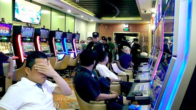 Lực lượng chức năng triệt phá "ổ bạc" hàng trăm triệu USD