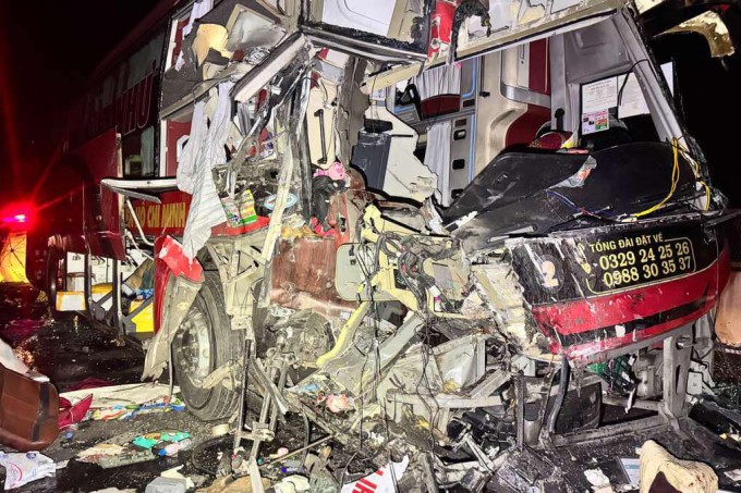 Ôtô Như Ý 78 vỡ nát phần đầu sau tai nạn. Ảnh:OFFB