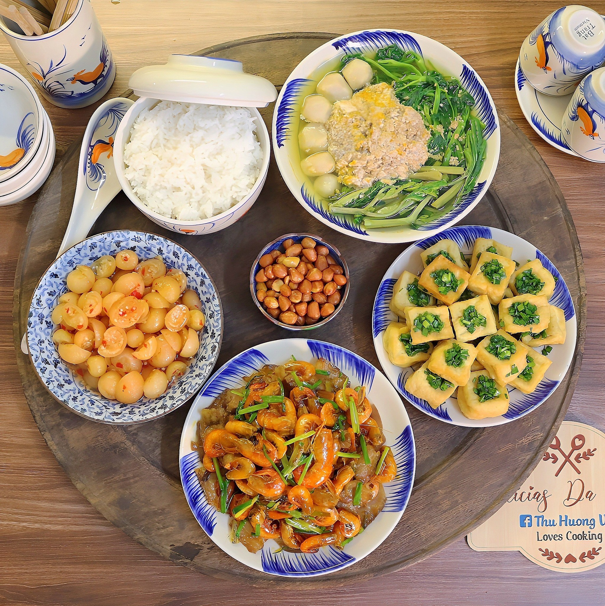 Tôm sông rang thịt ba chỉ - Đậu phụ rán tẩm hành - Canh cua nấu khoai sọ rau rút - Cá pháo dầm