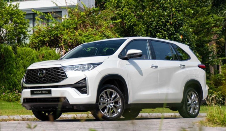 Toyota Innova Cross và Veloz Cross: Lựa chọn nào phù hợp cho bạn? - 1