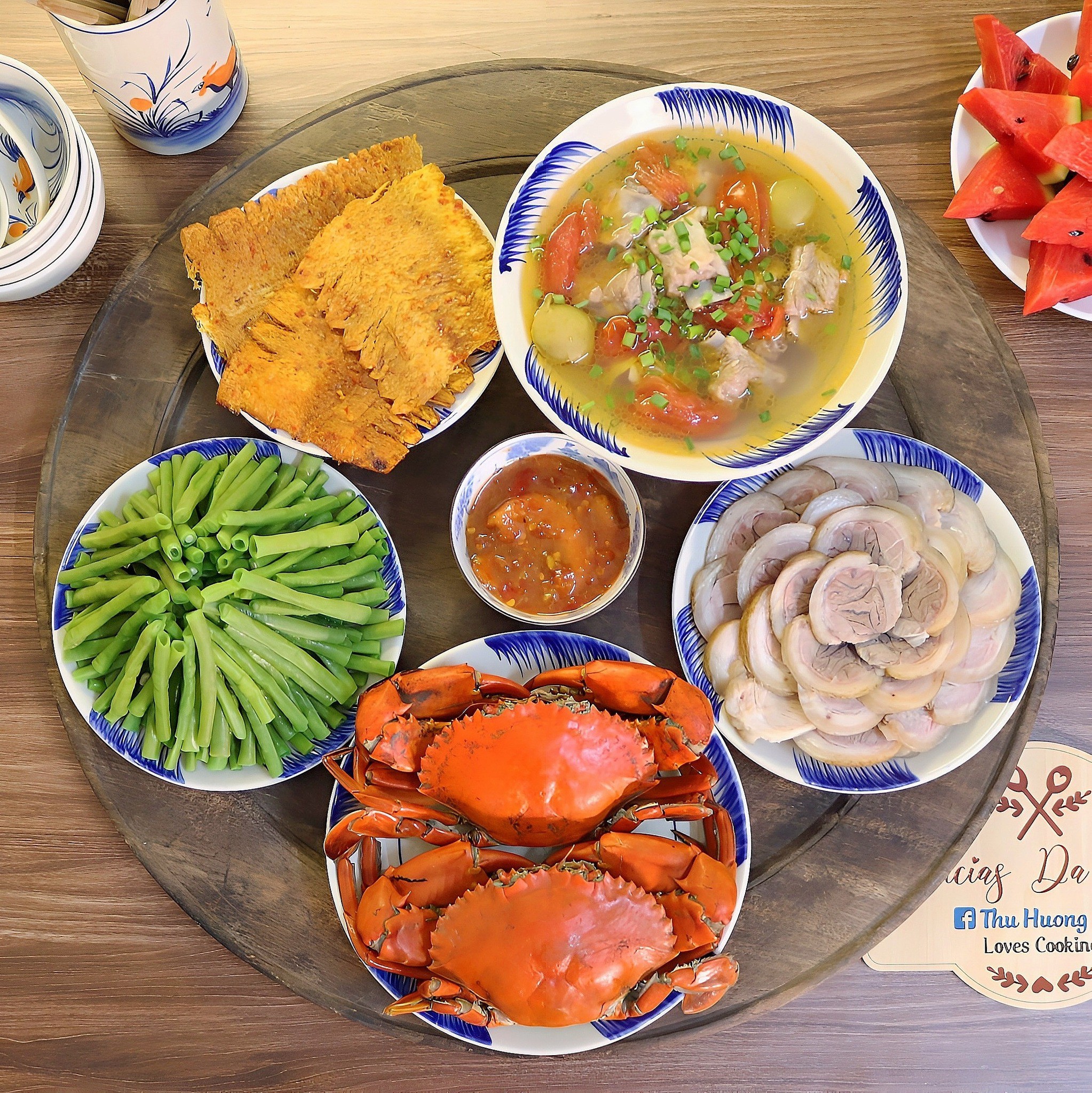 Cua bể hấp sả bia - Bắp giò heo luộc - Đậu cove luộc - Canh chua sườn nấu sấu