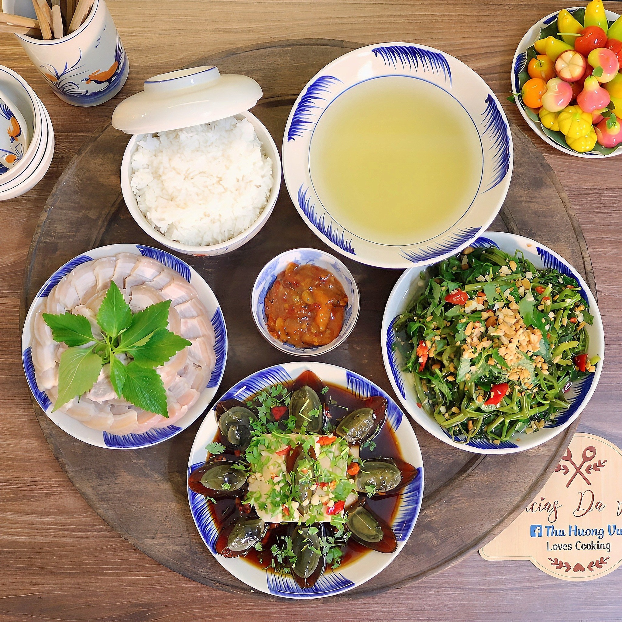 Trứng bắc thảo sốt xì dầu - Thịt ba chỉ luộc - Nộm rau muống - Nước canh rau muống luộc