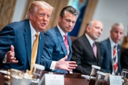 Ông Trump gửi thông điệp cứng rắn tới ông Putin