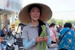 Người phụ nữ bán đậu phụ bỗng  nổi như cồn , phía sau là chuyện cảm động