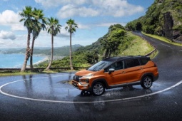 Xpander Cross - Veloz Cross: So kè siêu tiết kiệm và không gian đỉnh cao