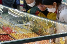 Giá vàng hôm nay, 9-7: Bất ngờ lao dốc, nhà đầu tư chốt lời