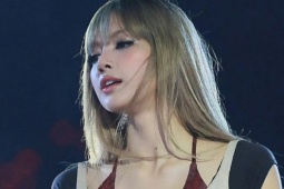 Lisa bị chỉ trích  ' thiếu tế nhị '  vì ném Labubu fan tặng