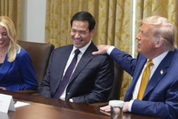 Ông Trump kể chuyện 'gây sức ép' để lấy đồng hồ của Ngoại trưởng Rubio