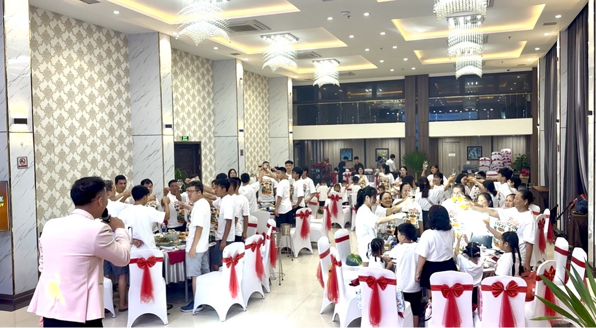 Đại gia đình chi 200 triệu, đưa 60 người vi vu khắp Quảng Trị - 8