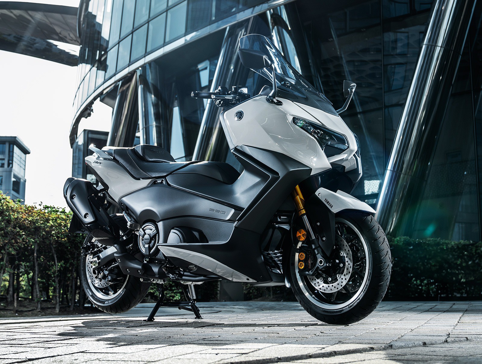 Yamaha TMAX560 2025 ra mắt.
