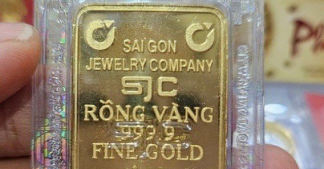 Giá vàng miếng SJC, vàng nhẫn đồng loạt giảm