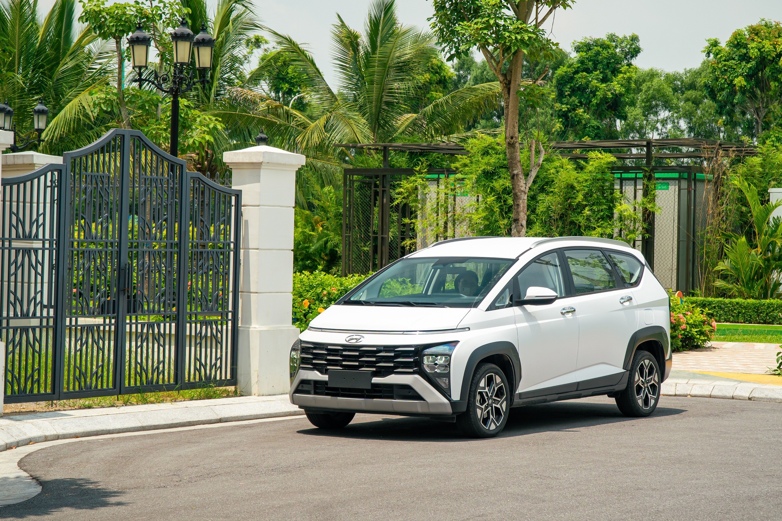 Hyundai Stargazer X giá 599 triệu đồng liệu có đáng “đồng tiền bát gạo”? - 1