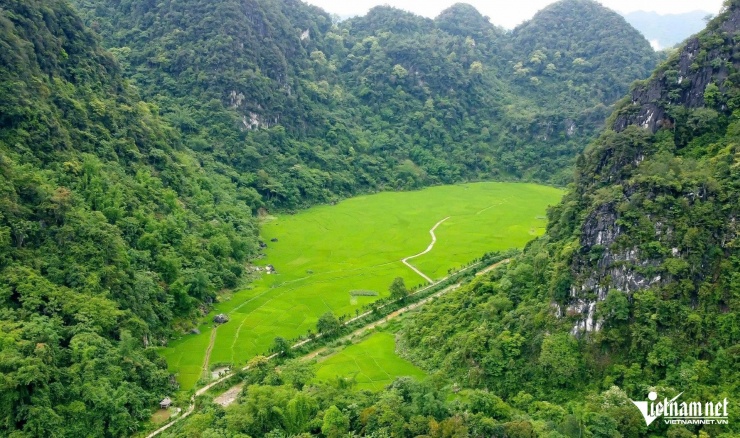 Hang động huyền bí hấp dẫn khách Tây, được ví như &#39;động Phong Nha&#39; ở Thanh Hóa - 1