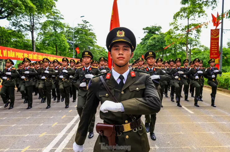 Chiến sĩ CAND vượt nắng, rèn ý chí trên thao trường A80 - 5