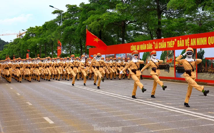 Chiến sĩ CAND vượt nắng, rèn ý chí trên thao trường A80 - 6