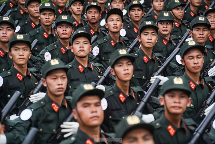 Chiến sĩ CAND vượt nắng, rèn ý chí trên thao trường A80 - 11