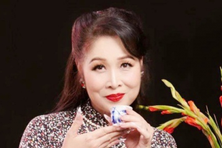 Nữ NSND tái hôn với tài tử điện ảnh một thời, sở hữu cơ ngơi hoành tráng, U60 vẫn tận tụy với nghề