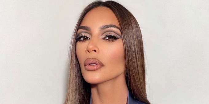 Xu hướng vẽ viền môi tối màu, đối lập với màu son lòng môi, không phù hợp cho tất cả mọi người cũng như không dễ ứng dụng hàng ngày.